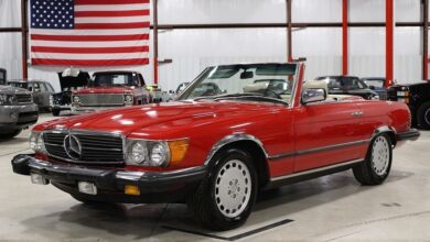 Mercedes-Benz 380 SL - A Classic for the Car Enthusiast