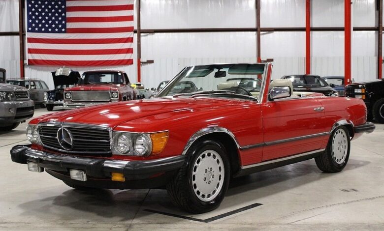 Mercedes-Benz 380 SL - A Classic for the Car Enthusiast