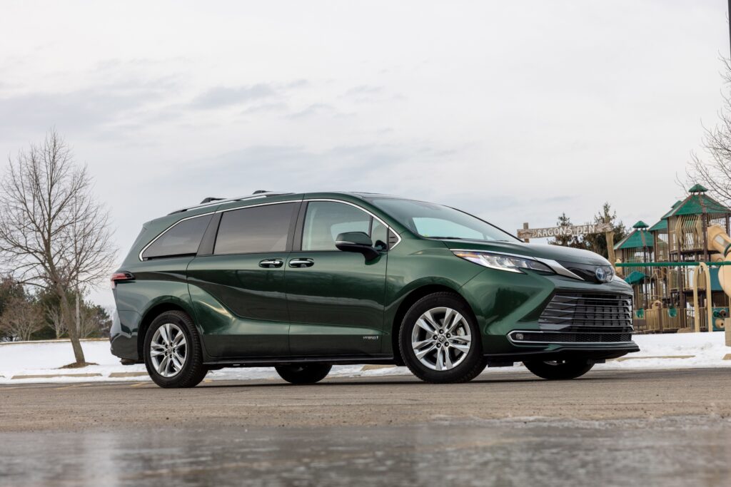 2021 toyota sienna limited awd 15k update 118 1653069638 2 1 Top Suvs With Sliding Doors: Ultimate Blend of Convenience and Style