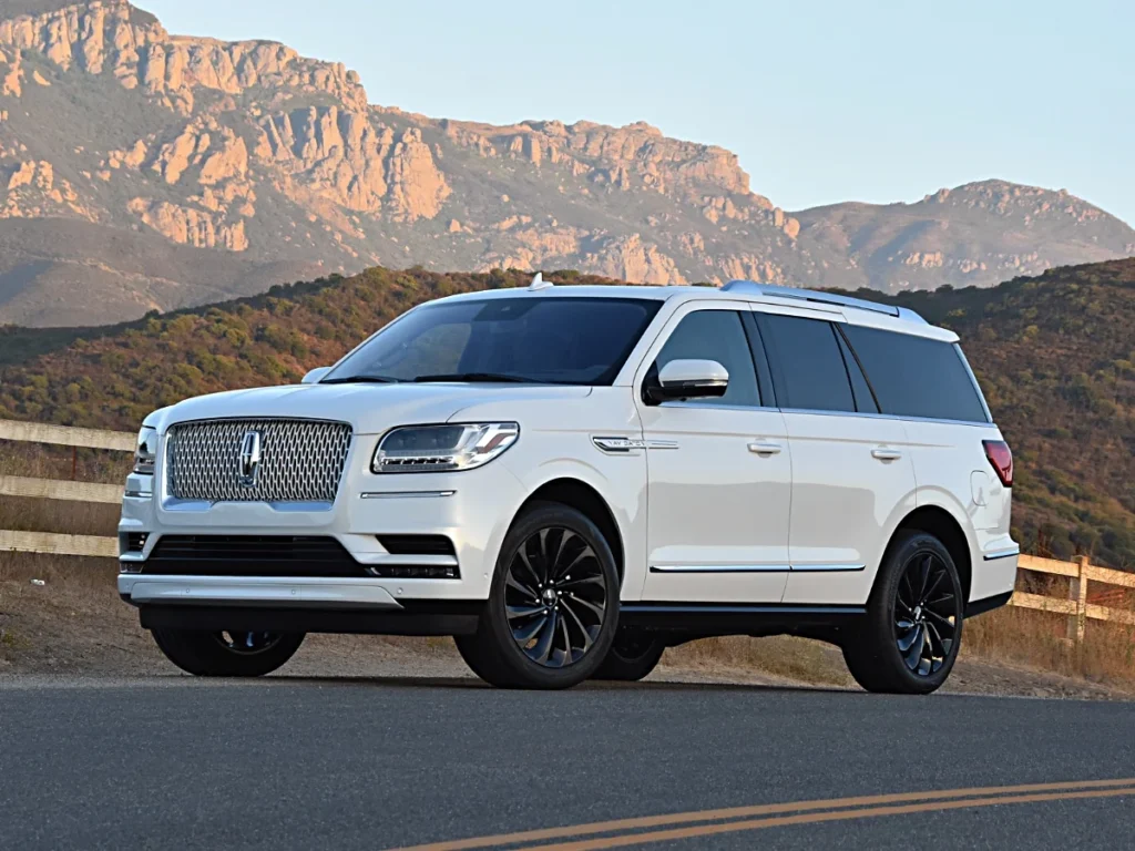 JDPA 2020 Lincoln Navigator Reserve White Monochromatic Front View Best Years for Lincoln Navigator: Top Models for Performance and Luxury